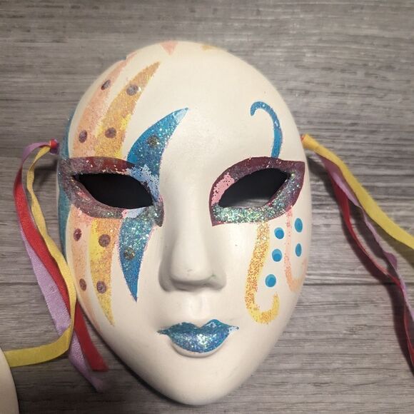 lot #104 Handmade set of 2 Ceramic Butterfly Mardi Gras Masks Glitter Decor - Picture 3 of 7